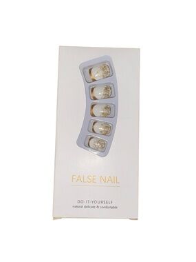 False Nail Set - White and Gold Press-On Nails